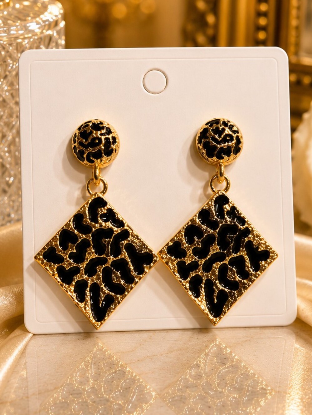 🐆 Leopard Drop Earrings - Picture 2 of 2